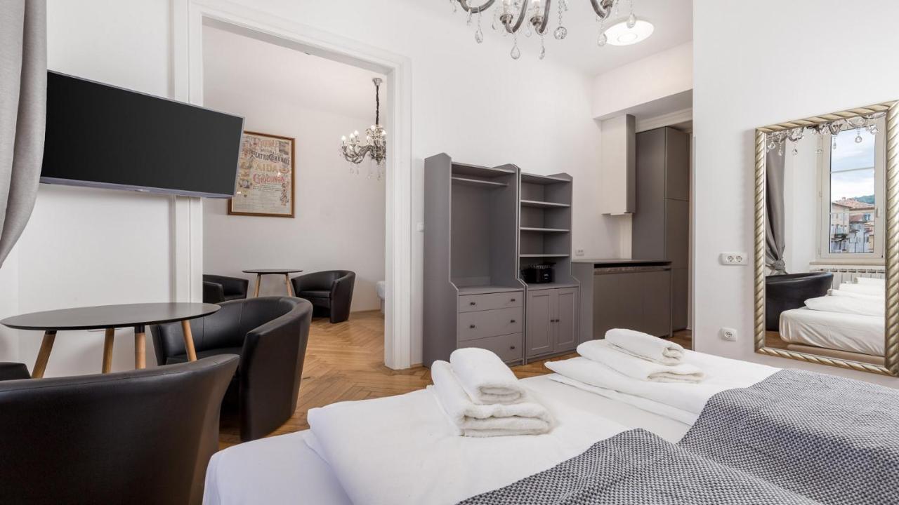 Apartments Art Teatro Rijeka Ngoại thất bức ảnh