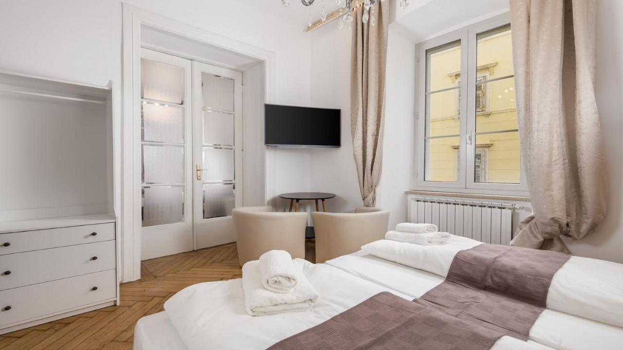 Apartments Art Teatro Rijeka Ngoại thất bức ảnh