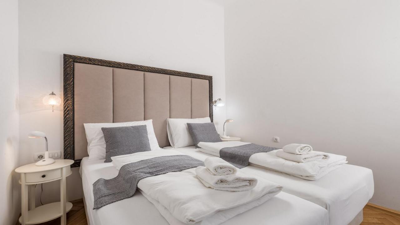 Apartments Art Teatro Rijeka Ngoại thất bức ảnh