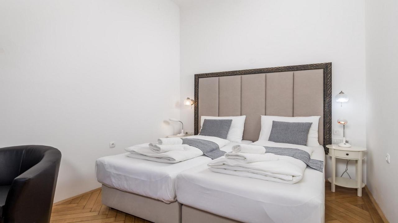 Apartments Art Teatro Rijeka Ngoại thất bức ảnh