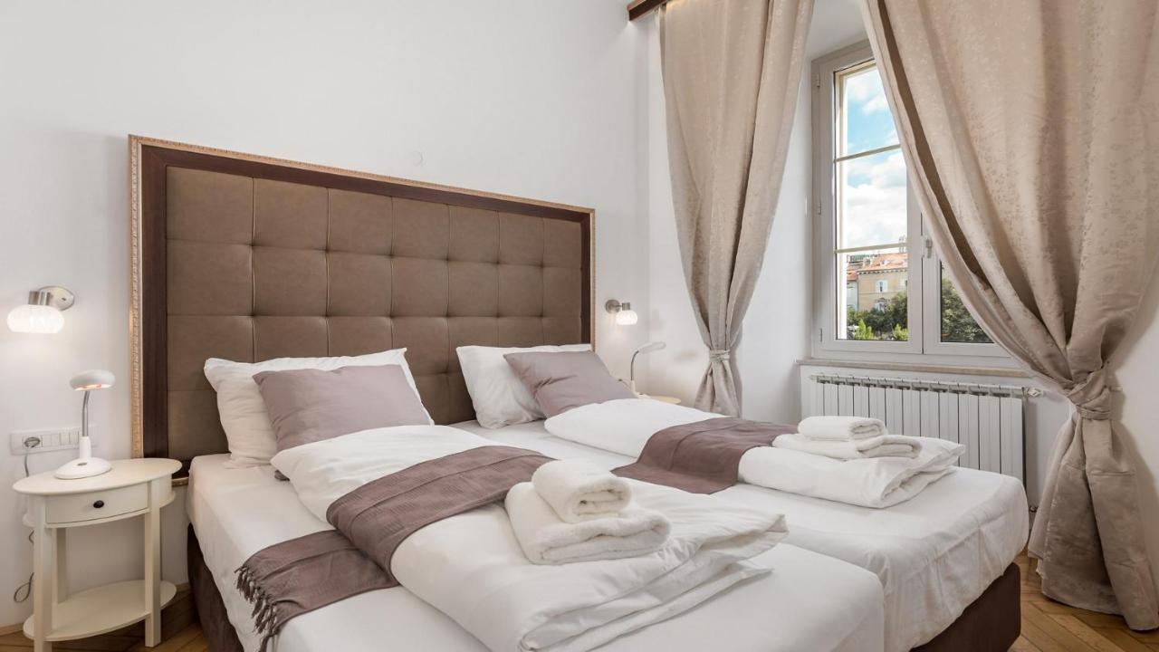 Apartments Art Teatro Rijeka Ngoại thất bức ảnh