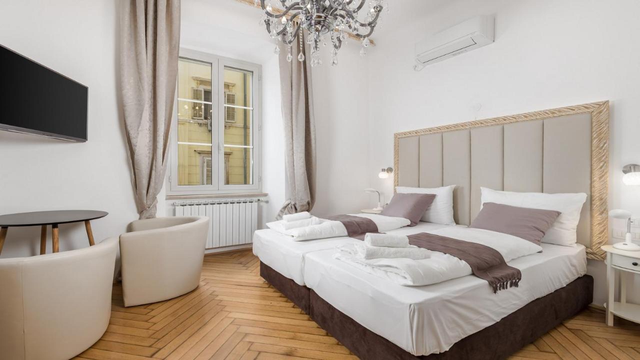 Apartments Art Teatro Rijeka Ngoại thất bức ảnh